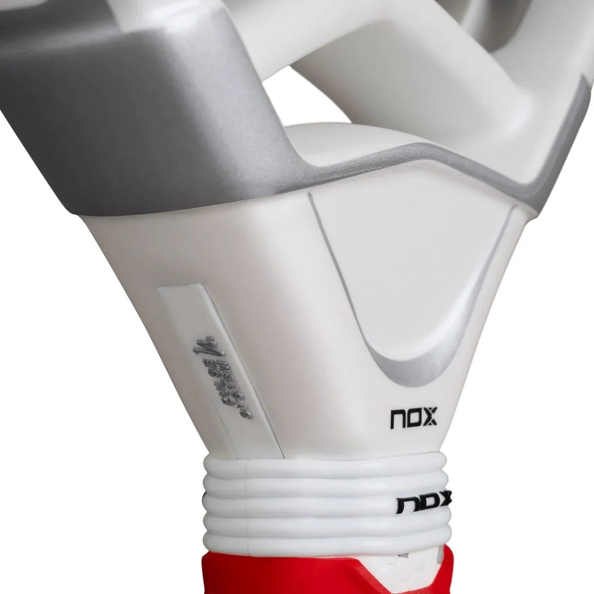 RAQUETTE DE PADEL NOX AT10 GENIUS ATTACK 12K ALUM XTREME BY AGUSTIN TAPIA 2026