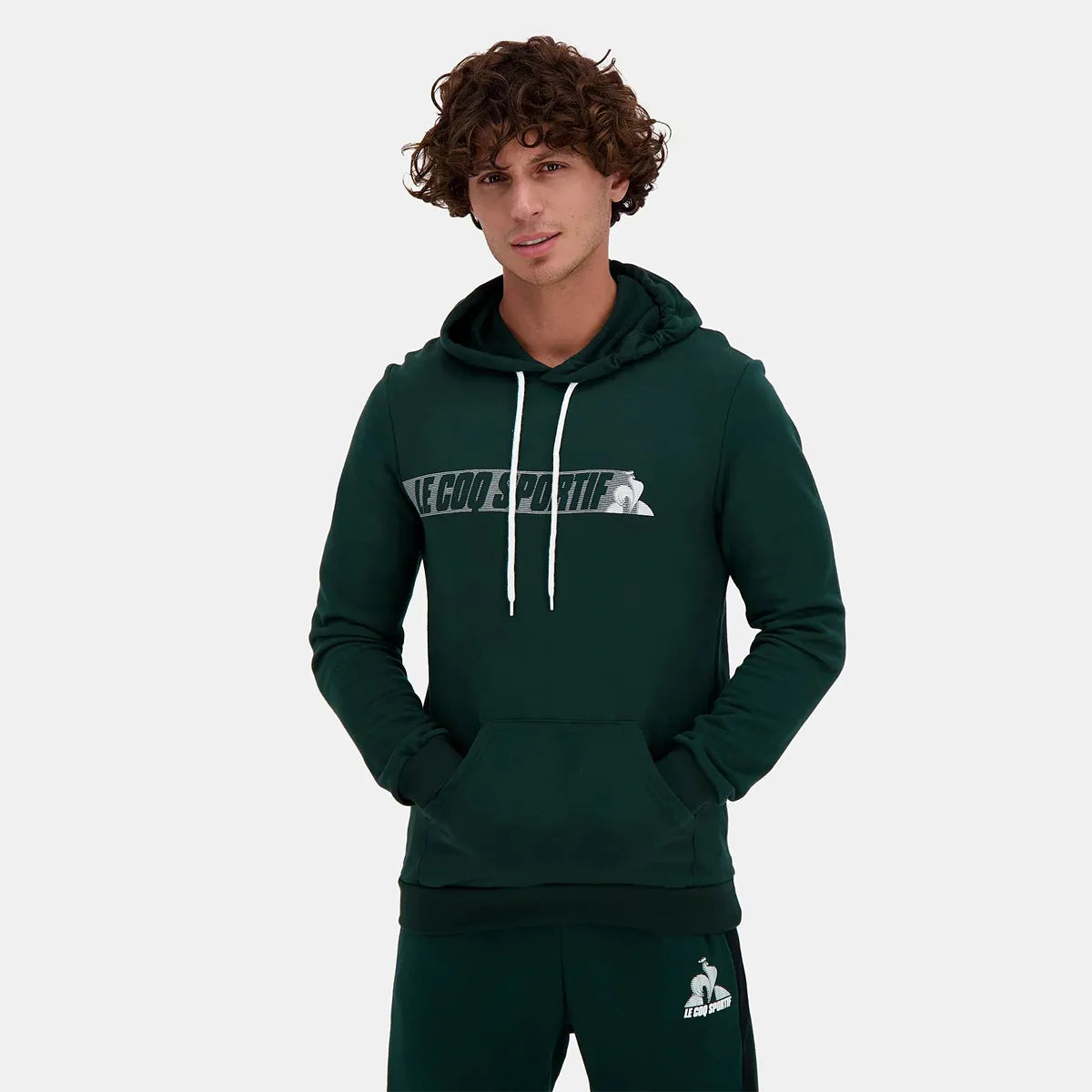 SWEAT LE COQ SPORTIF CONTEMPORAIN A CAPUCHE