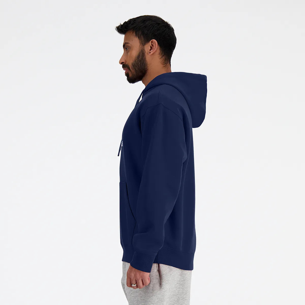 SWEAT NEW BALANCE ESSENTIAL LOGO A CAPUCHE