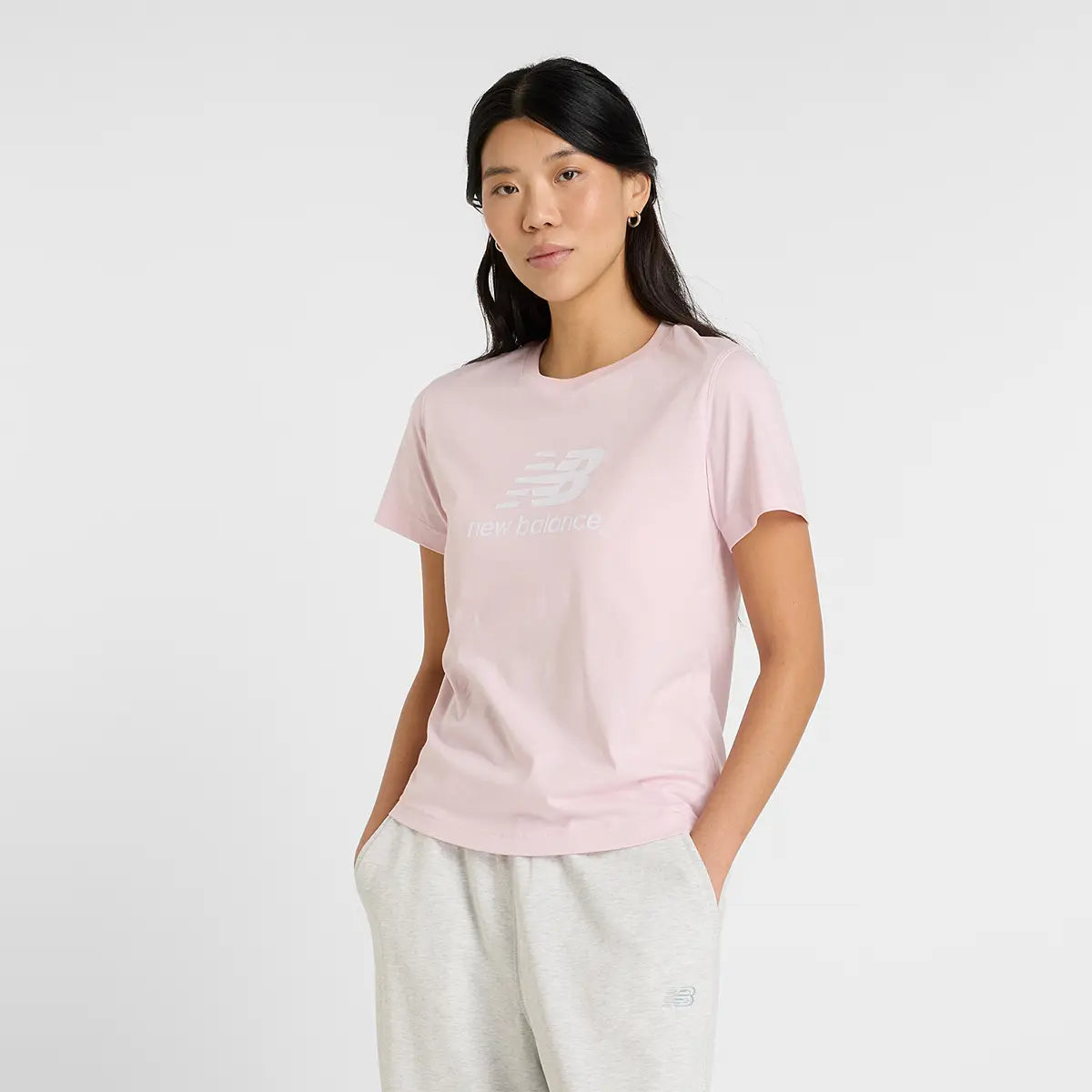 T-SHIRT NEW BALANCE FEMME ESSENTIALS JERSEY LOGO