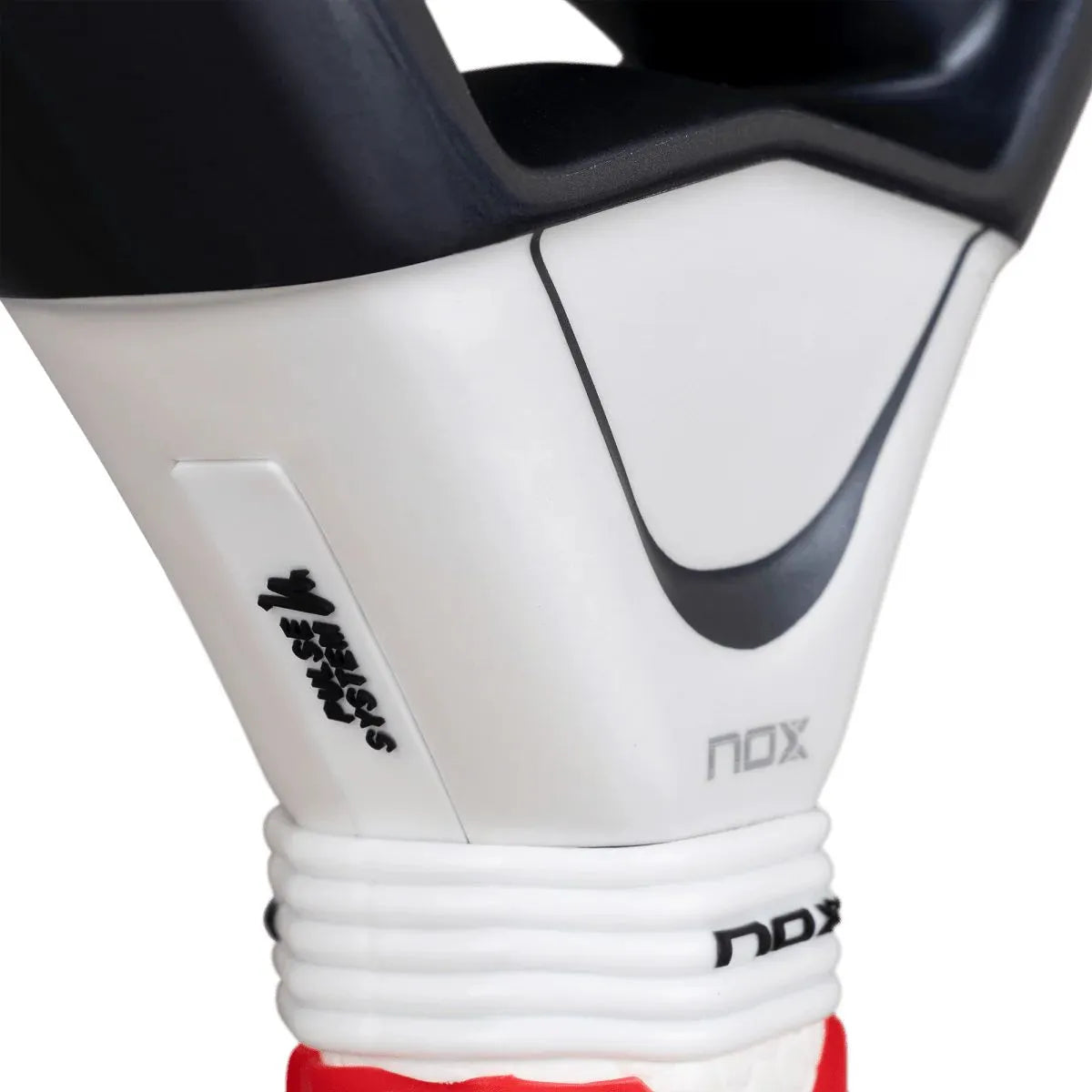 RAQUETTE DE PADEL NOX AT10 GENIUS 12K ALUM XTREME LITE BY AGUSTIN TAPIA 2026
