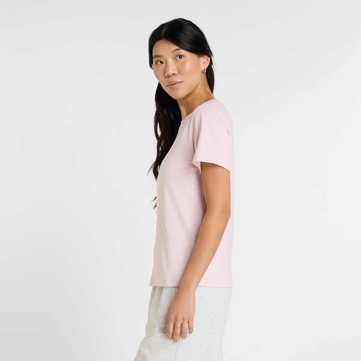 T-SHIRT NEW BALANCE FEMME ESSENTIALS JERSEY LOGO