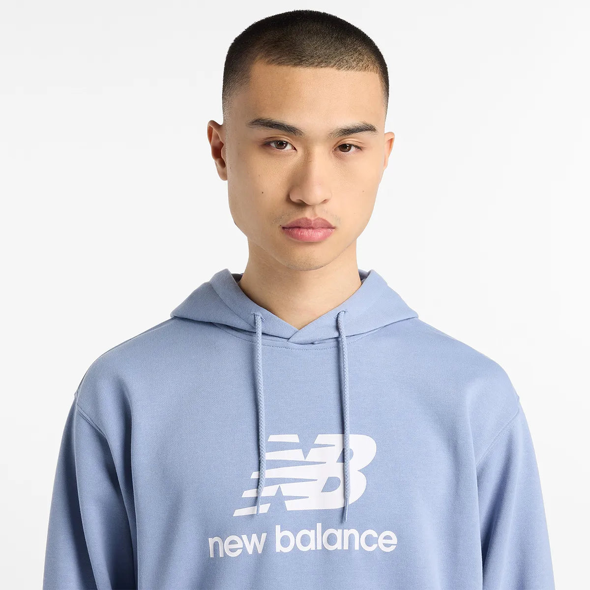 SWEAT NEW BALANCE ESSENTIAL LOGO A CAPUCHE