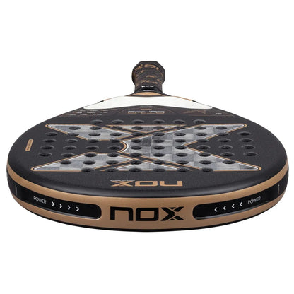 RAQUETTE DE PADEL NOX AT10 GENIUS 18K ALUM BY AGUSTIN TAPIA 2026