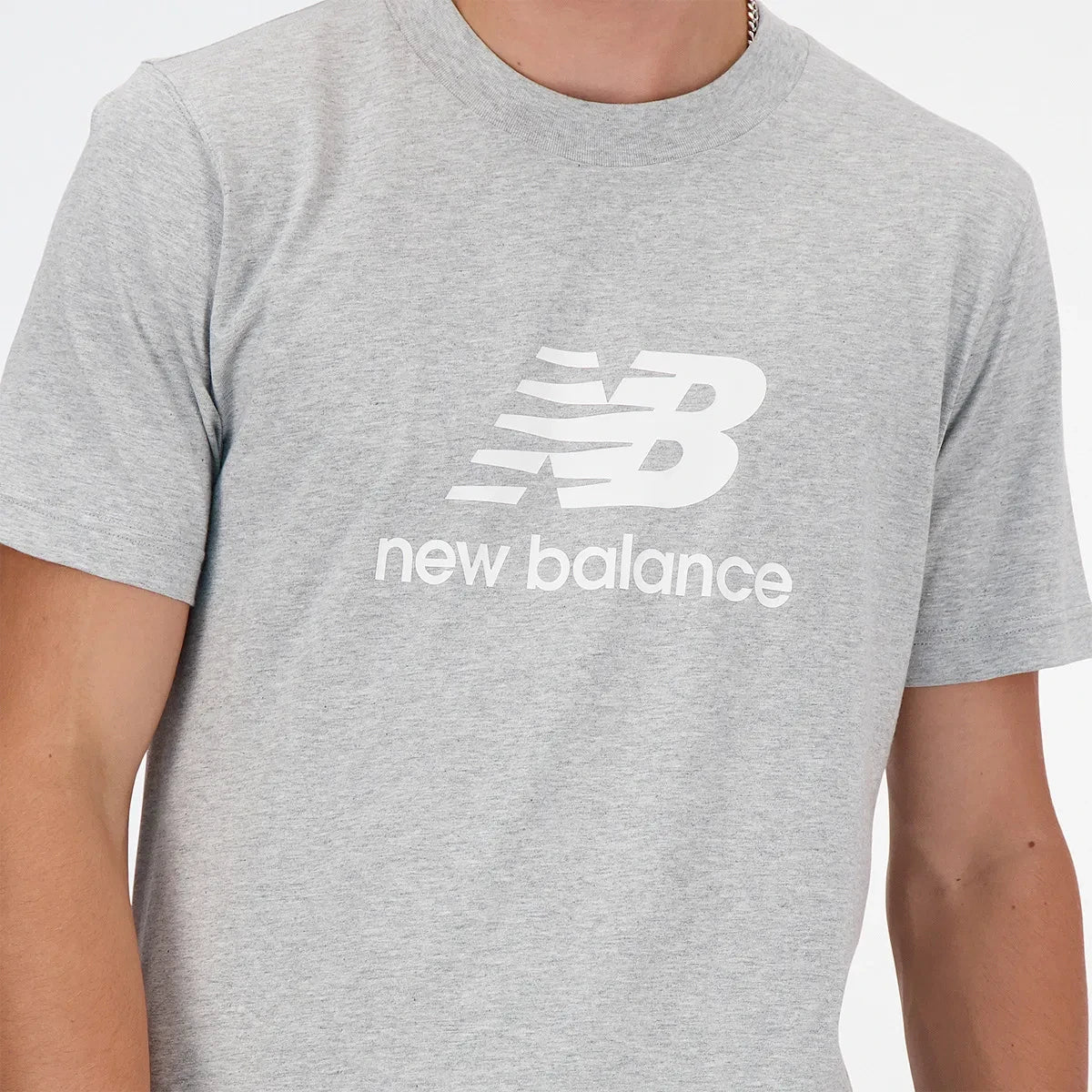 T-SHIRT NEW BALANCE ESSENTIALS LOGO